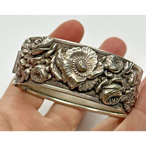 VTG Victorian Silver Repousse Rose Flowers Hinged Bangle Bracelet 3D